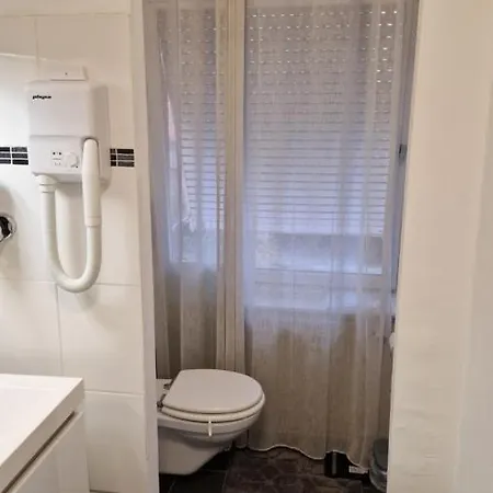 Center 4 People King Bed, Near Switzerland, G'ermany, Near Airport, Free Parking * Saint-Louis (Haut-Rhin)