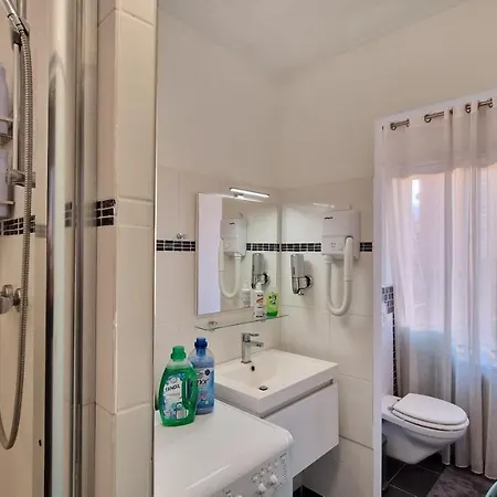 King Bed 4 People Near Basel, Switzerland, Weil Am Rhein, Loerrach, Germ'any, Near Airport Apartment *