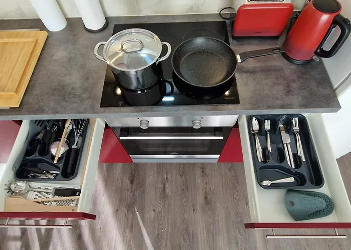 Center 4 People King Bed, Near Switzerland, G'ermany, Near Airport, Free Parking *